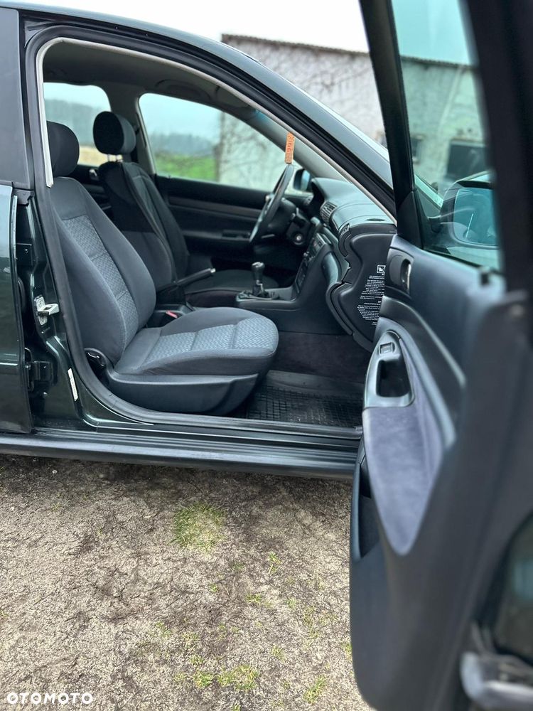 Audi A4 Limousine - 15