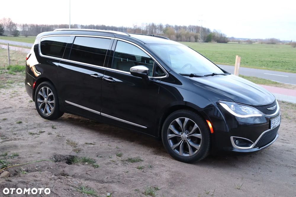 Chrysler Pacifica - 15