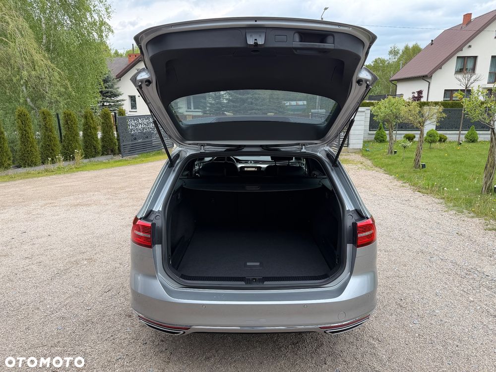 Volkswagen Passat Variant 2.0 TDI SCR DSG BlueMotion Highline - 24