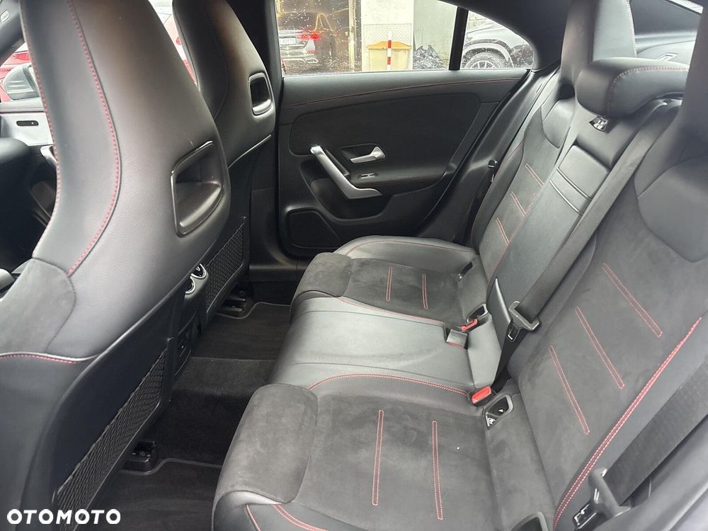 Mercedes-Benz CLA - 23