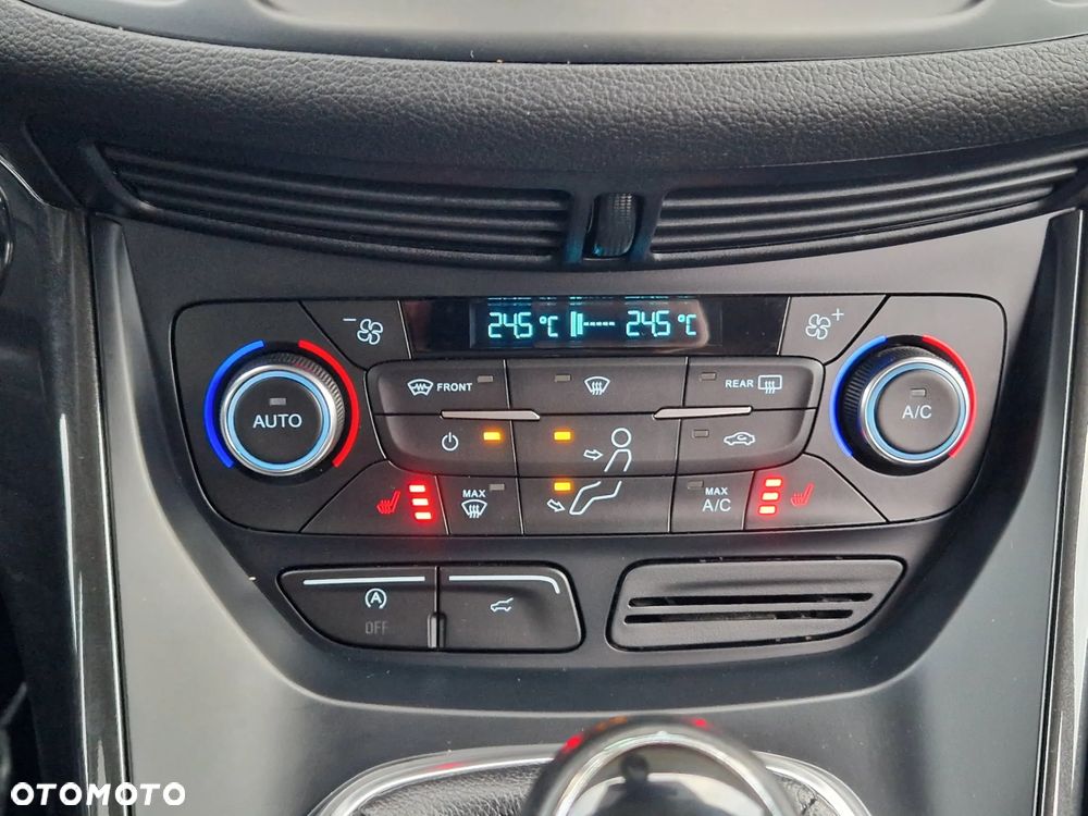 Ford Kuga 2.0 TDCi 4x4 Titanium - 29