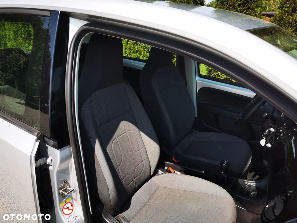 Volkswagen up! high - 26