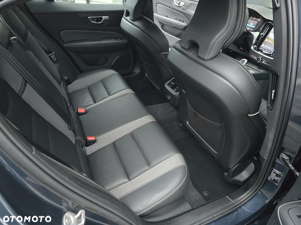 Volvo S60 B5 B AWD Ultimate Dark - 21