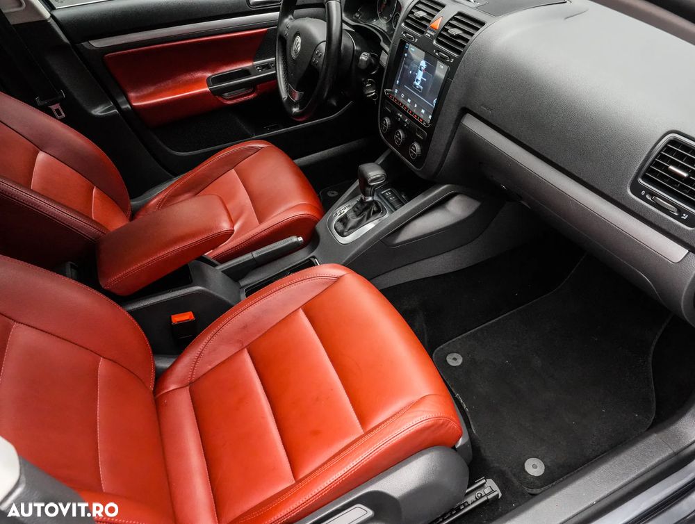 Volkswagen Jetta 1.9 TDI Sportline DSG - 12