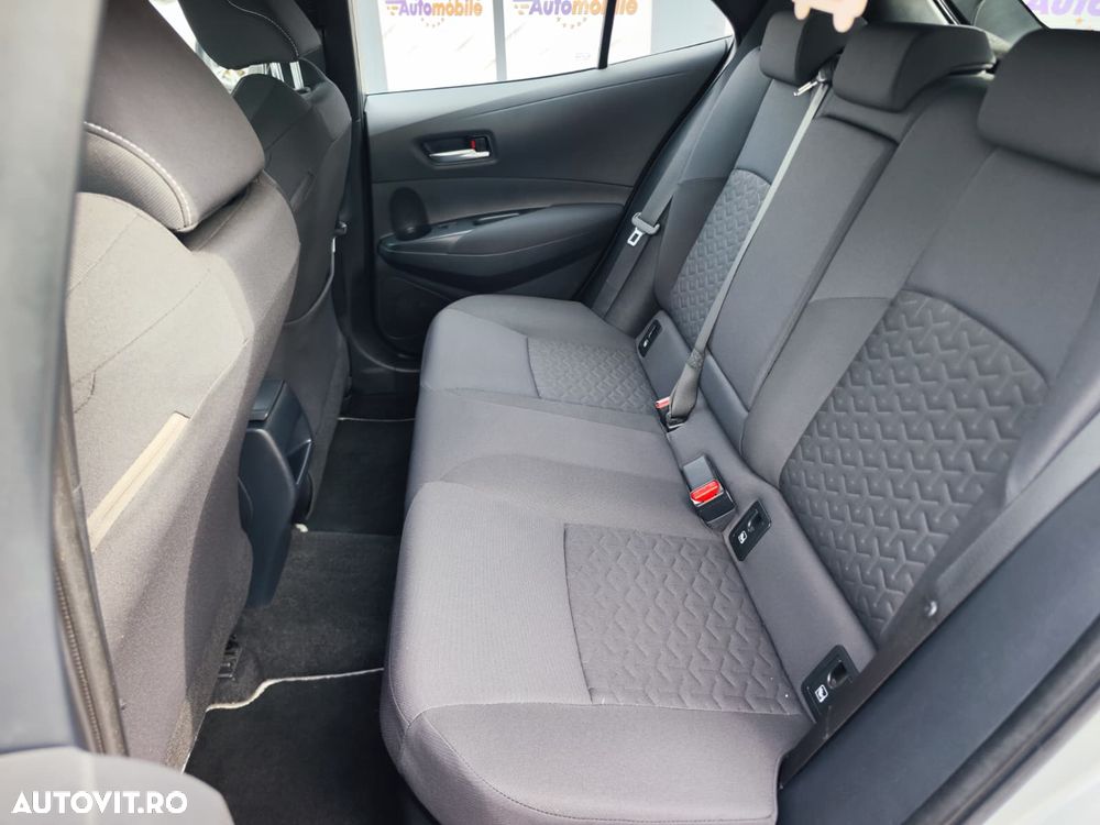 Toyota Corolla 1.8 HSD Business - 17