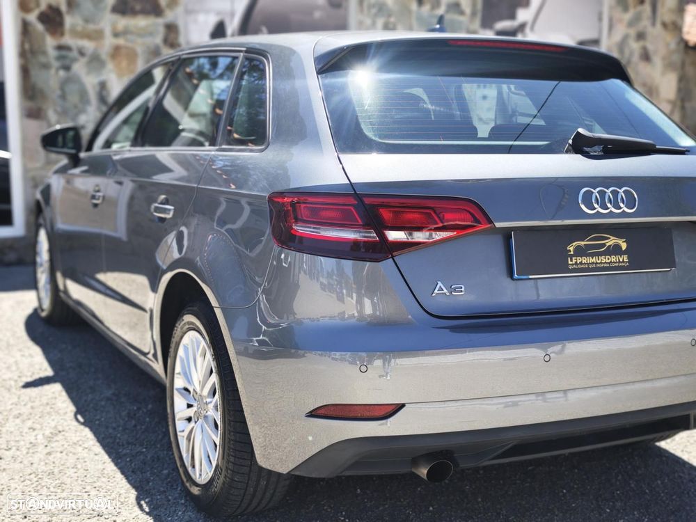Audi A3 Sportback 1.6 TDI Design - 13