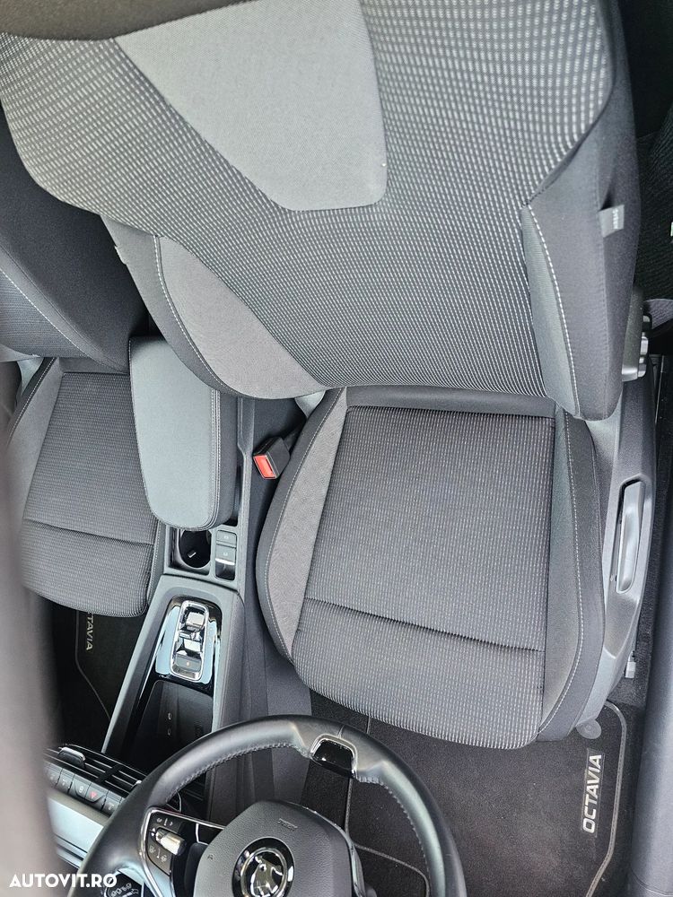 Skoda Octavia 2.0 TDI DSG Ambition - 32