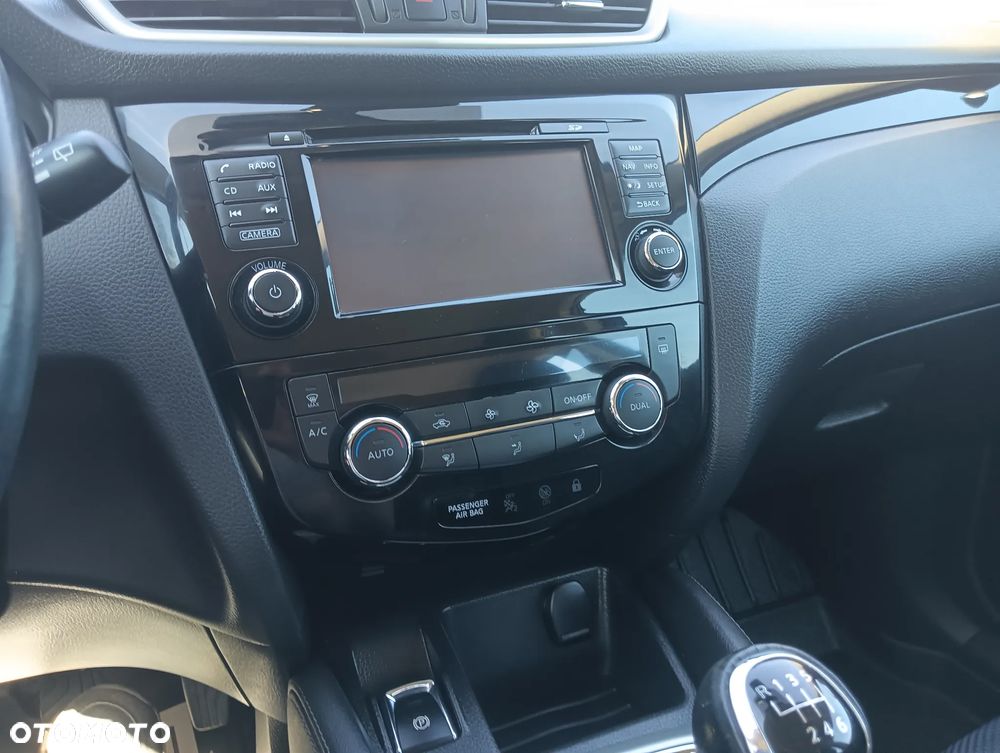 Nissan Qashqai 1.2 DIG-T N-Vision - 28