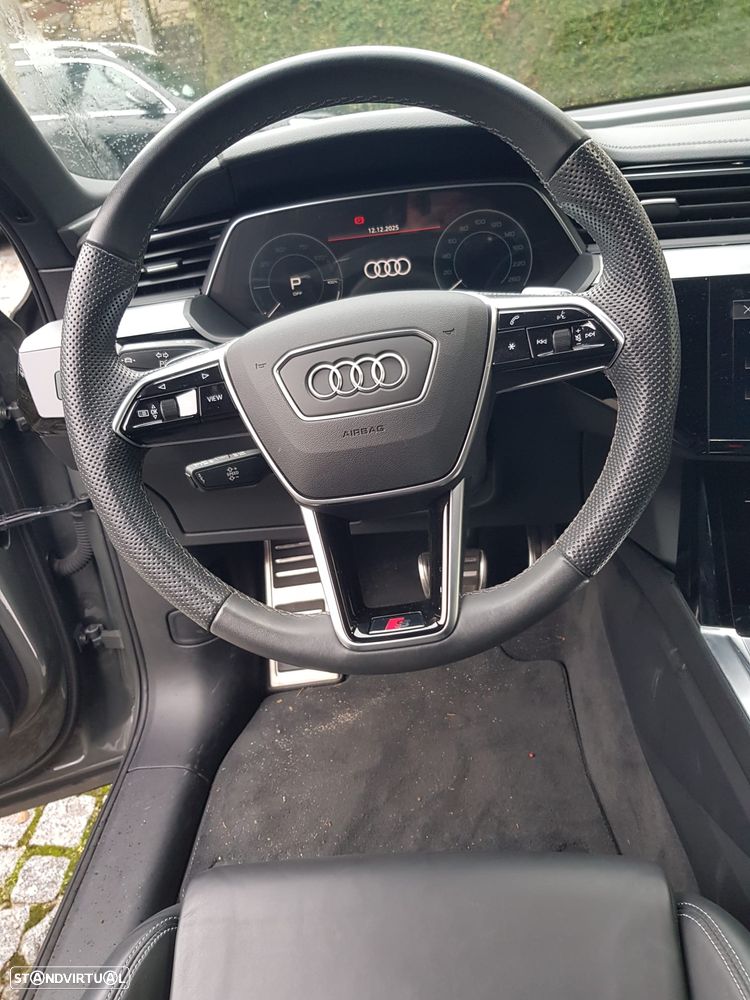 Audi Q8 e-Tron 50 quattro S line - 33