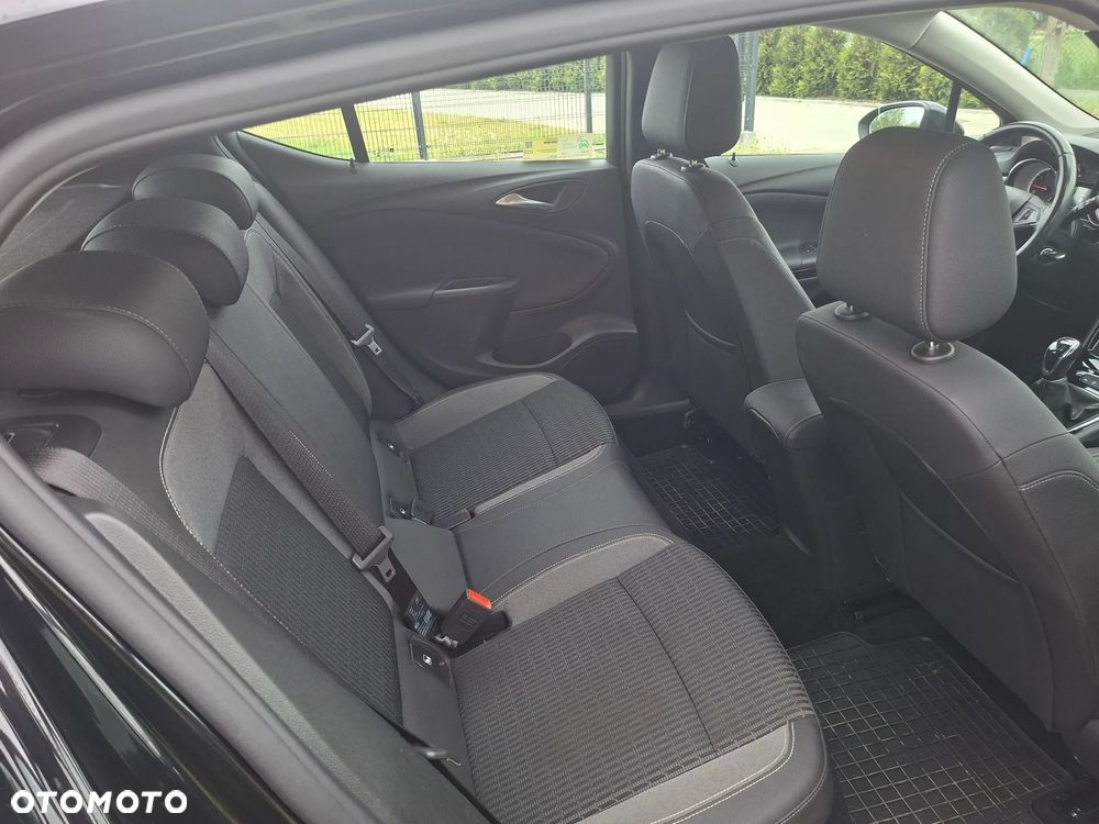 Opel Astra 1.2 T Elegance S&S - 16