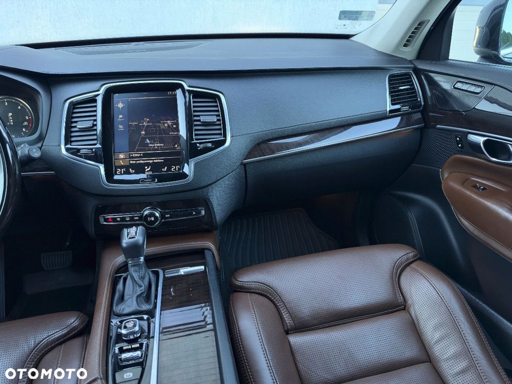 Volvo XC 90 - 8