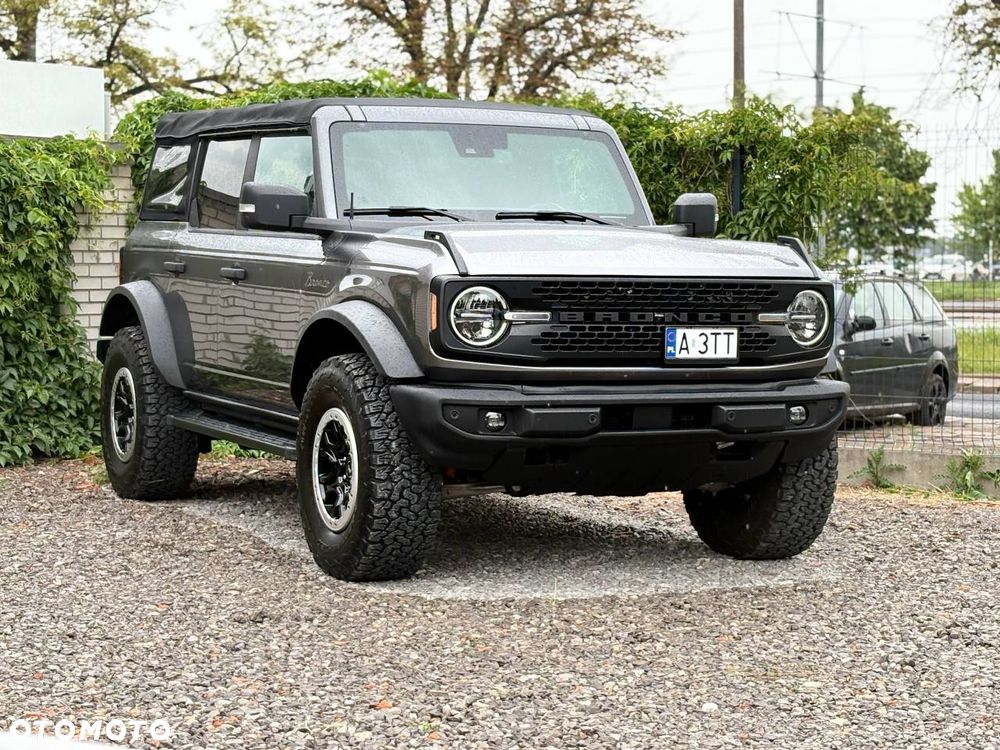 Ford Bronco - 10
