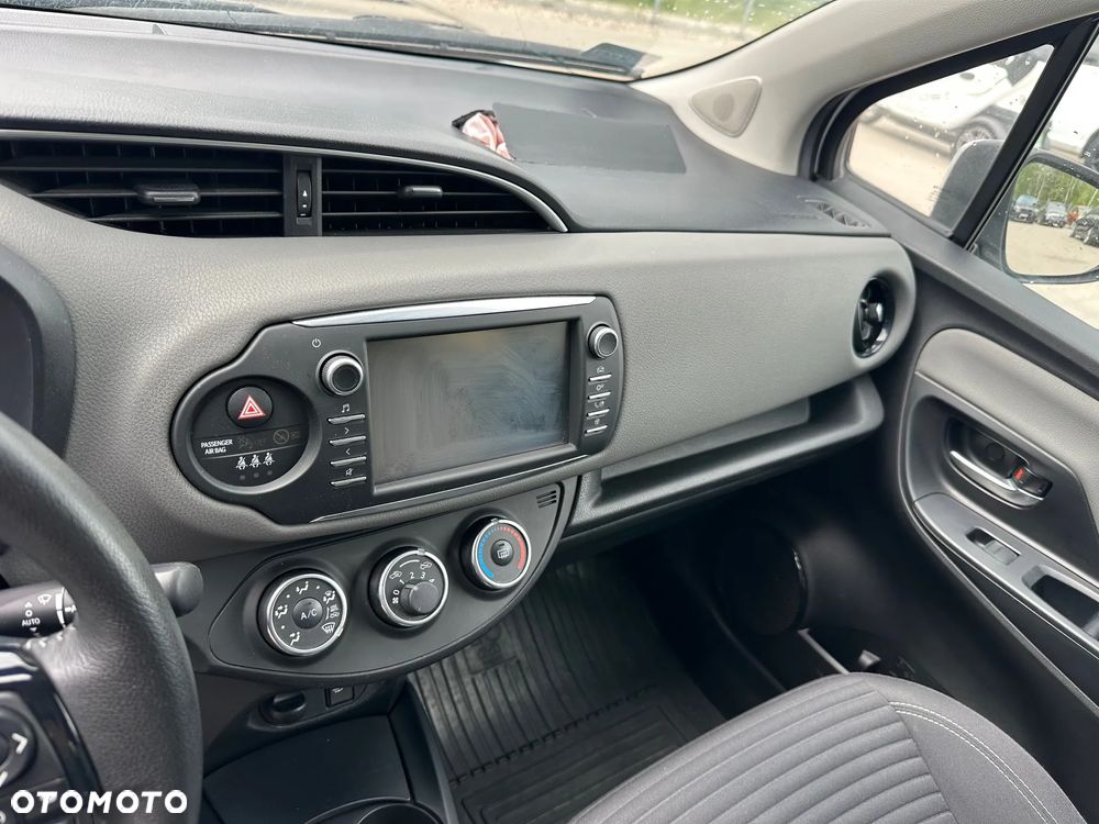 Toyota Yaris - 10