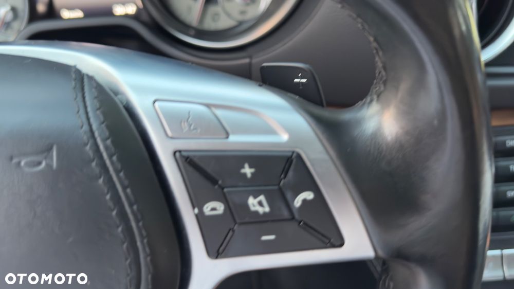 Mercedes-Benz SL 500 9G-TRONIC - 20