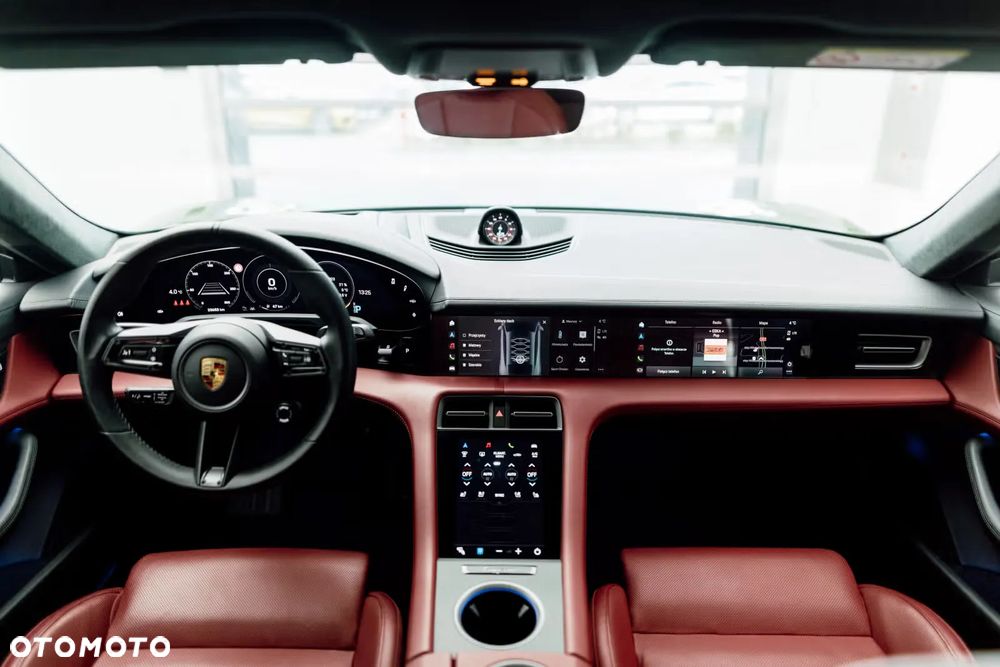 Porsche Taycan Turbo - 13