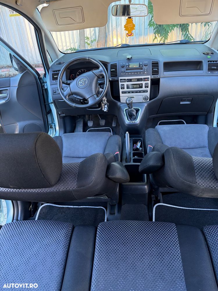 Toyota Corolla Verso 2.0 D-4D - 17