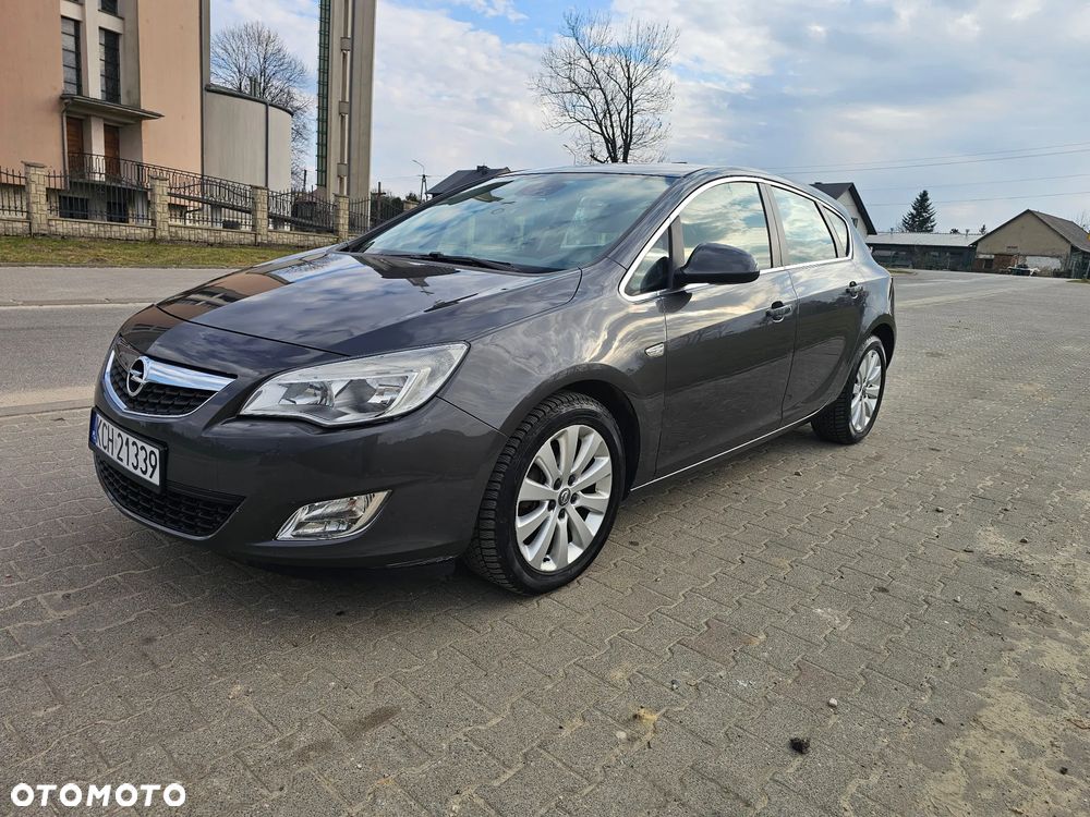 Opel Astra 1.7 CDTI Cosmo - 1