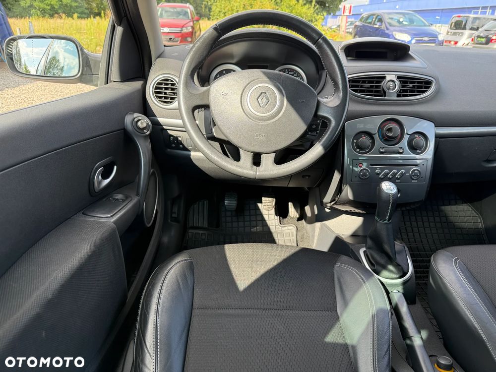 Renault Clio - 17