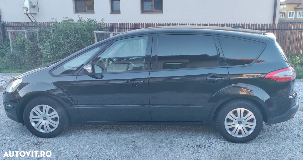 Ford S-Max - 12
