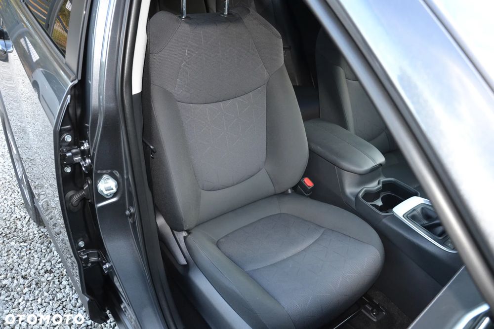 Toyota RAV4 2.0 Comfort 4x4 - 12
