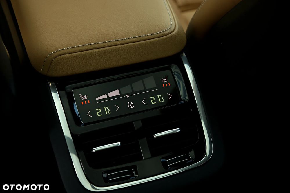 Volvo XC 60 B5 D AWD Ultimate Bright - 23