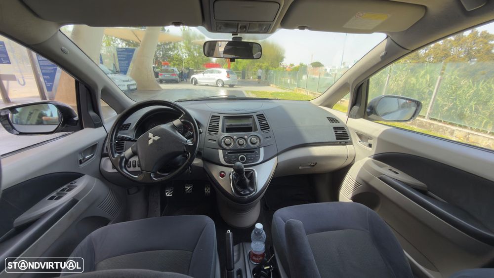 Mitsubishi Grandis 2.0 DI-D Intense P2 - 6