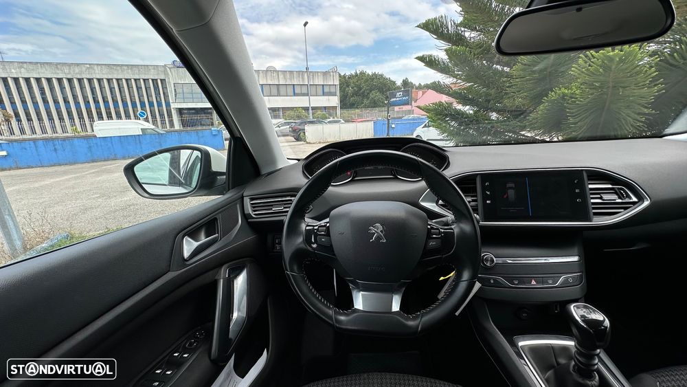 Peugeot 308 1.5 BlueHDi Business Line - 26