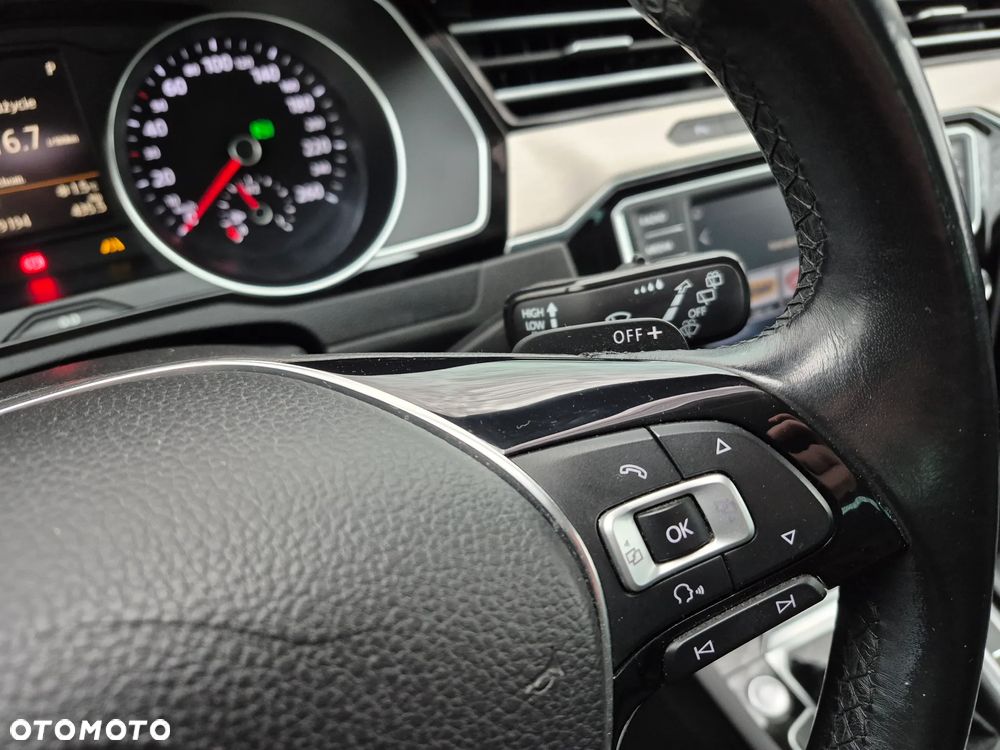 Volkswagen Passat 2.0 TDI SCR DSG Highline - 28