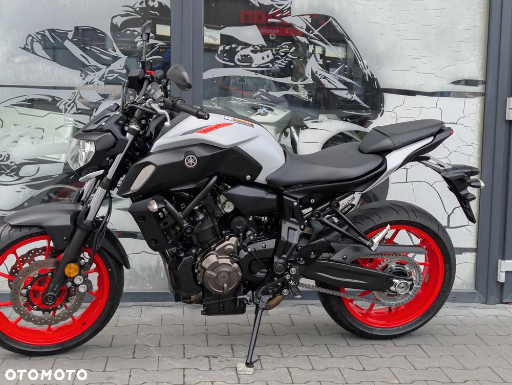 Yamaha MT - 5