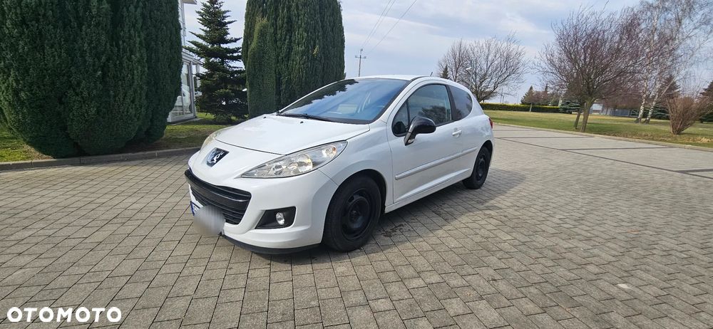Peugeot 207 - 1
