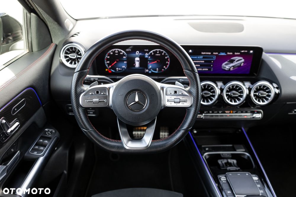 Mercedes-Benz GLA 250 8G-DCT AMG Line - 22