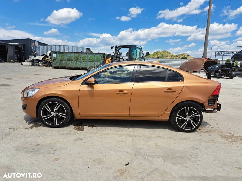 Dezmembrari / Dezmembrez Volvo S60 II [Fabr 2010-2018] 2.4 D5244T11 cutie viteze manuala cod culoare VIBRANT COPPER - 3