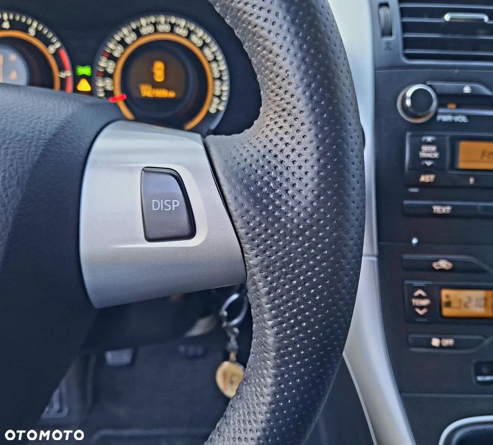 Toyota Auris 1.33 VVT-i Terra - 24