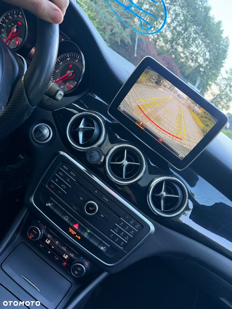 Mercedes-Benz CLA 250 7G-DCT AMG Line - 19
