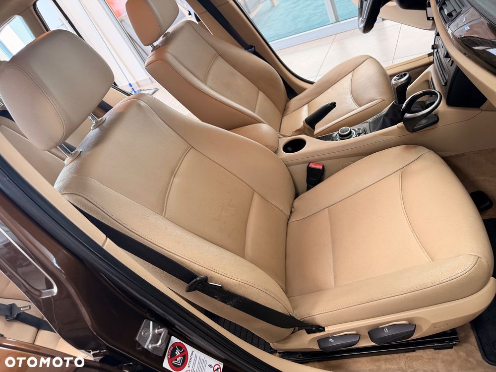 BMW X1 xDrive18d Sport Line - 30