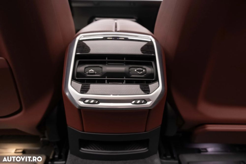 BMW Seria 7 - 38