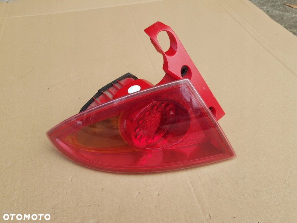 SEAT LEON II 05- LEWA TYLNA LAMPA ORYGINAŁ 1P0945111D STAN BDB - 1