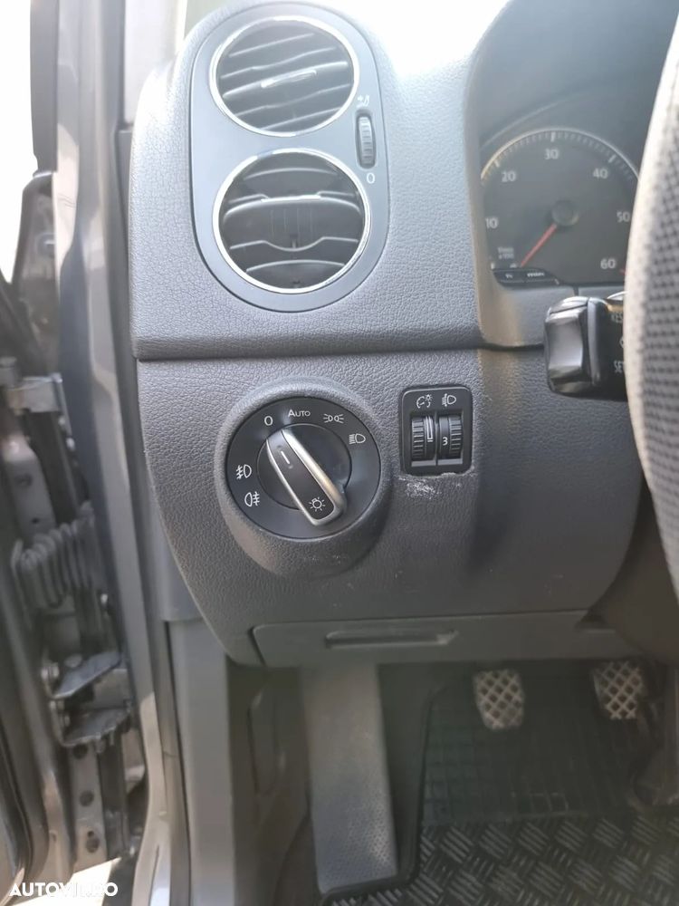 Volkswagen Golf Plus 2.0 TDI DPF Tour - 11