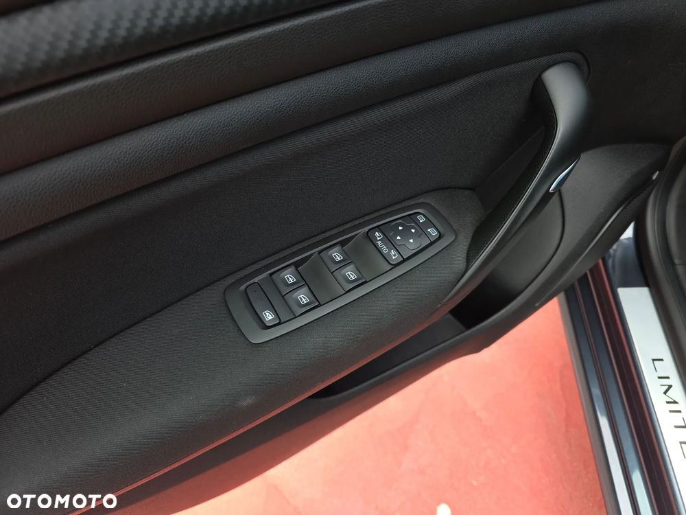 Renault Megane 1.3 TCe FAP Limited EDC - 11