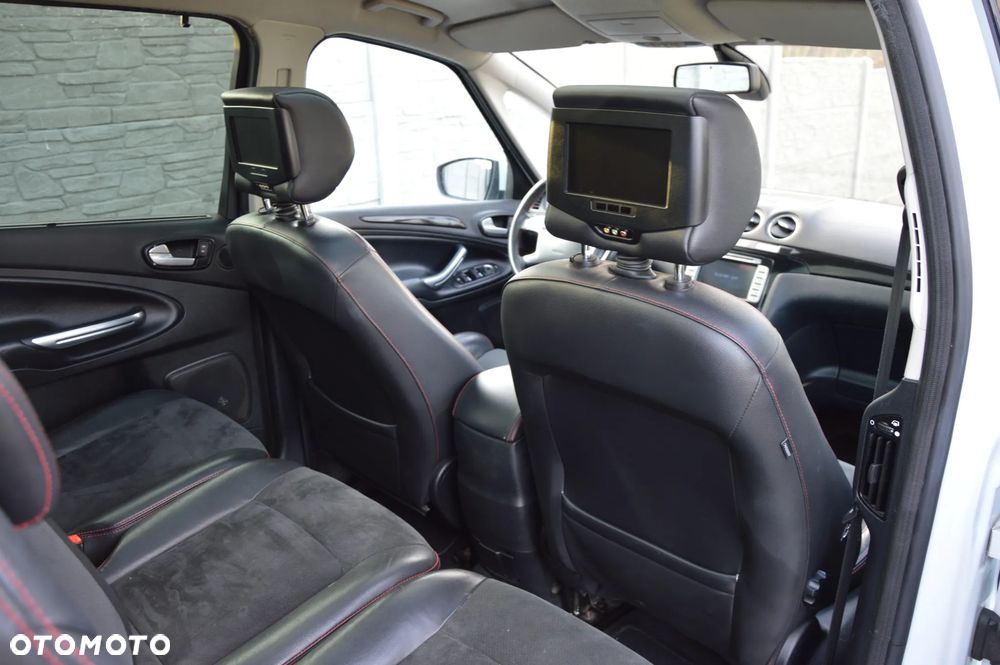 Ford S-Max - 11