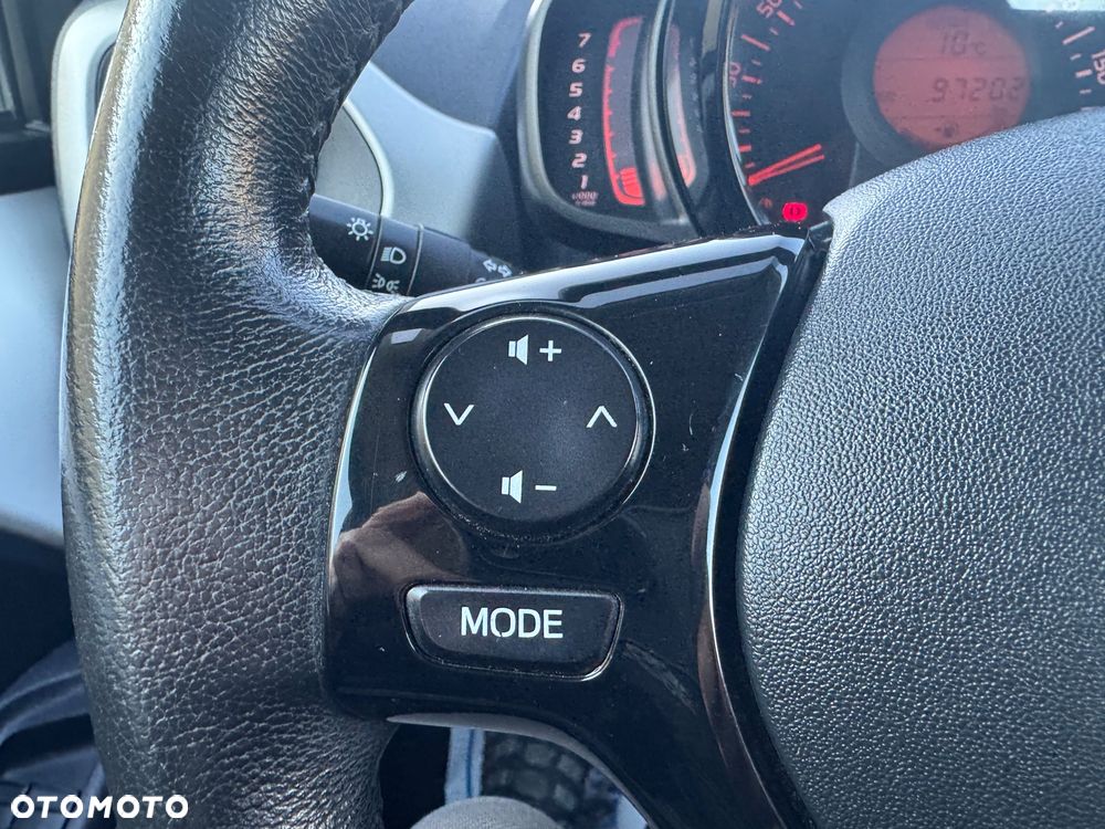 Toyota Aygo x-play touch - 15