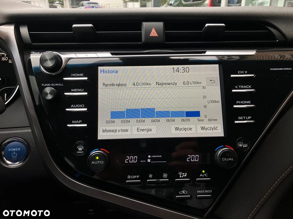 Toyota Camry 2.5 Hybrid Prestige CVT - 29