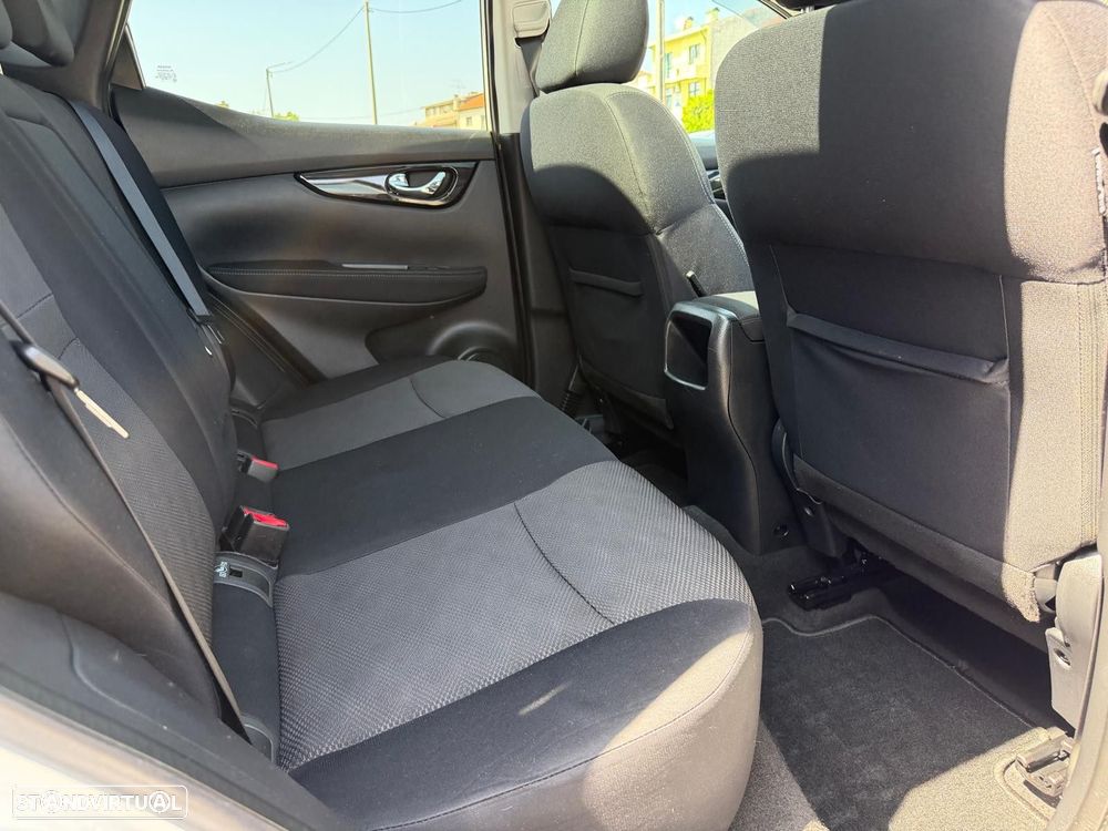 Nissan Qashqai 1.5 dCi N-Connecta 18 - 15