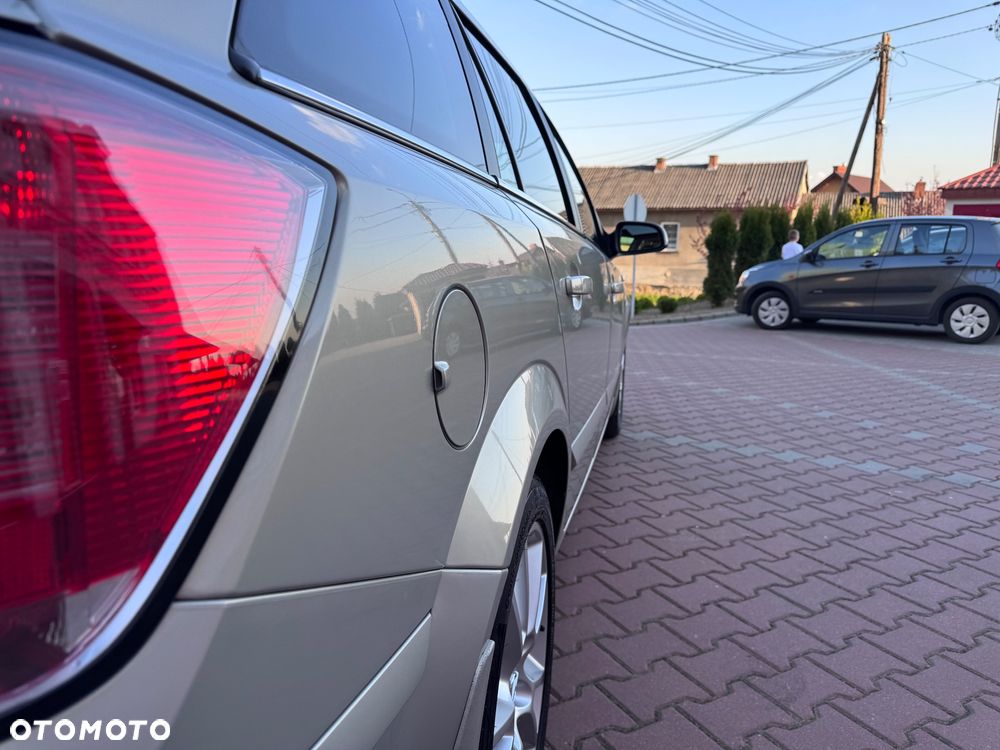 Opel Astra 2.0 Turbo Cosmo - 14