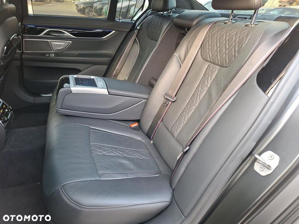 BMW Seria 7 750d xDrive sport - 19