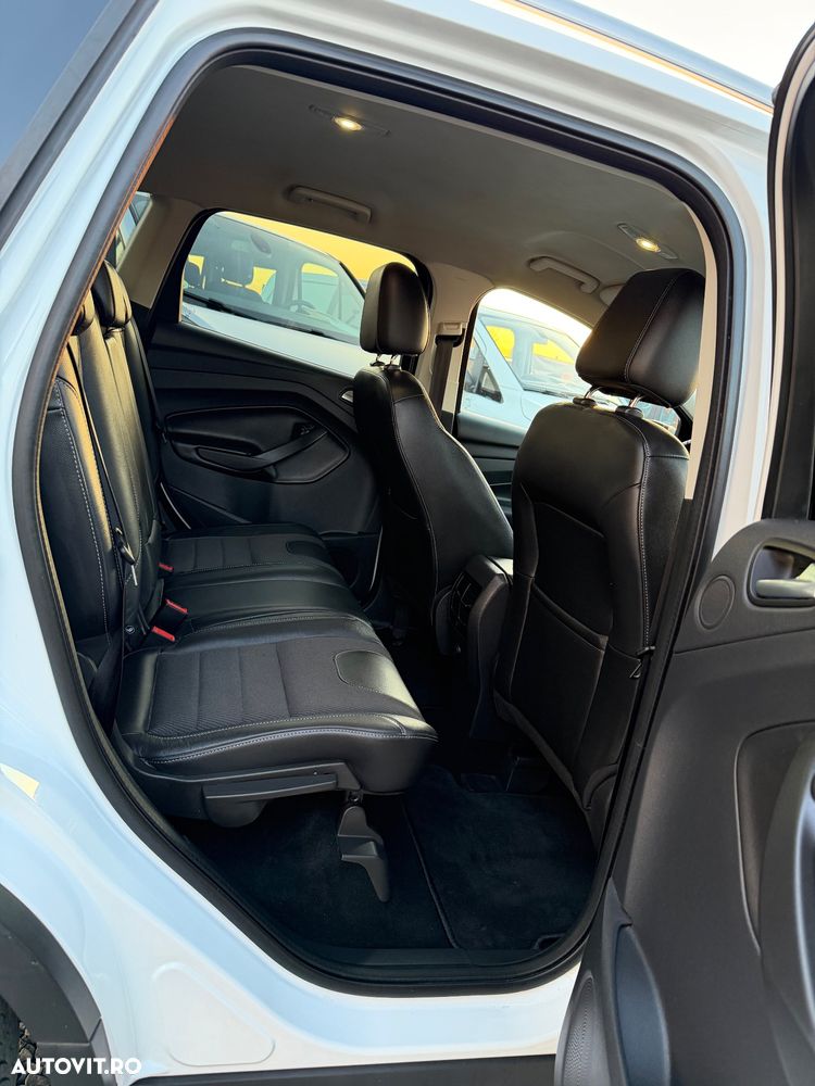 Ford Kuga 2.0 TDCi 2x4 Titanium - 10