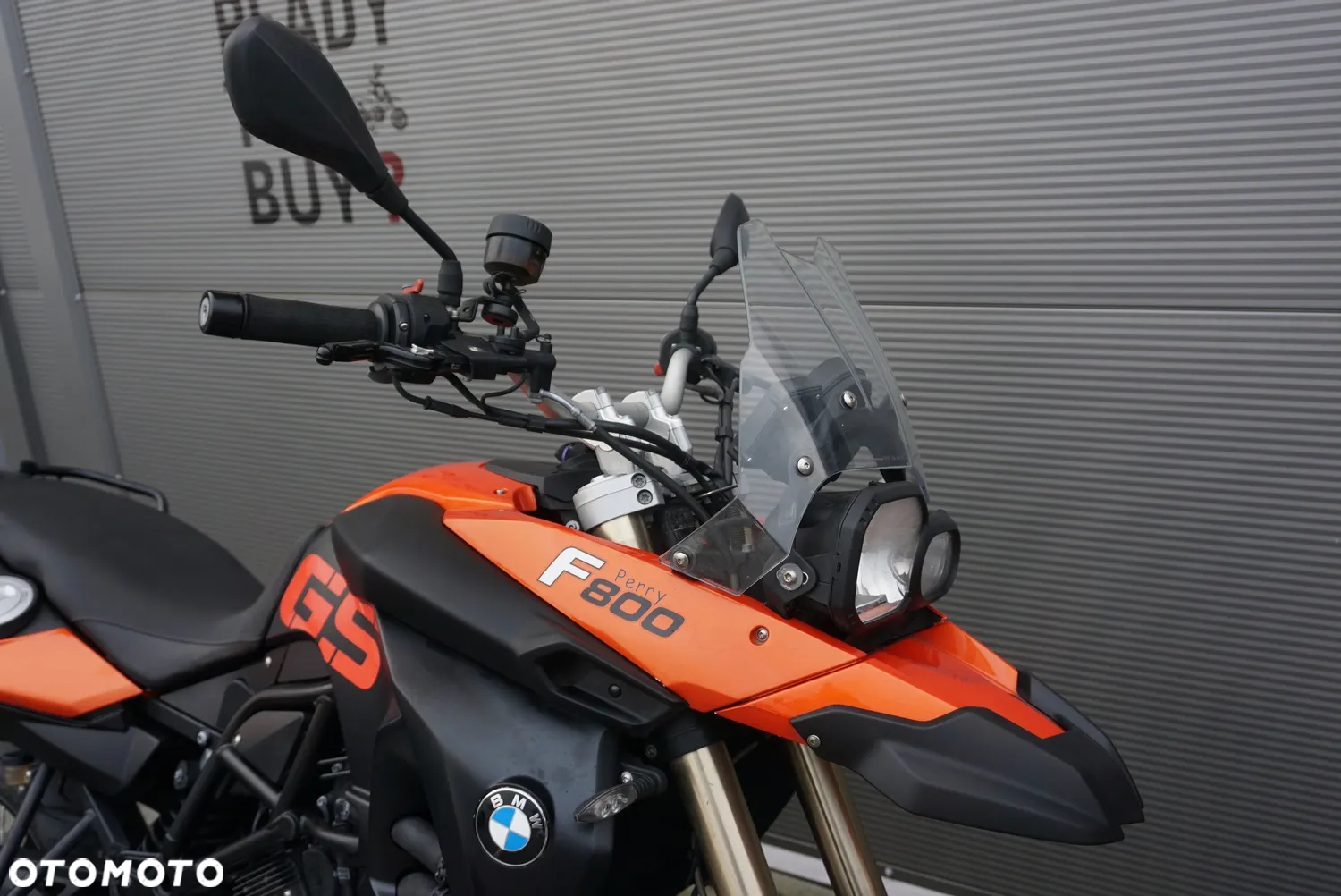 BMW F - 8