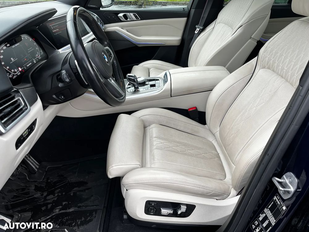BMW X5 M M50i - 10