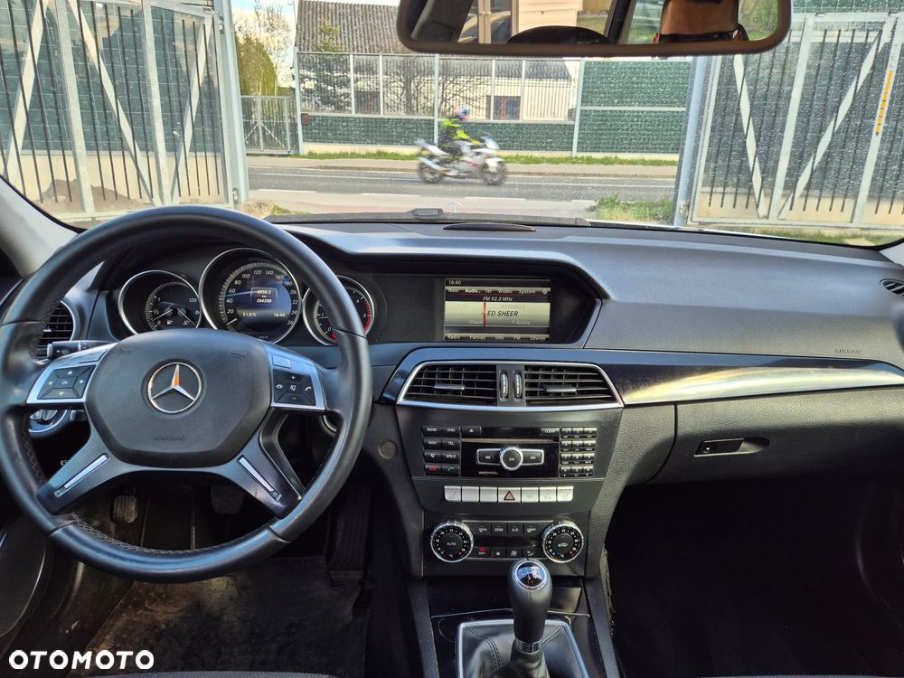 Mercedes-Benz Klasa C 200 CDI BlueEff Classic - 13