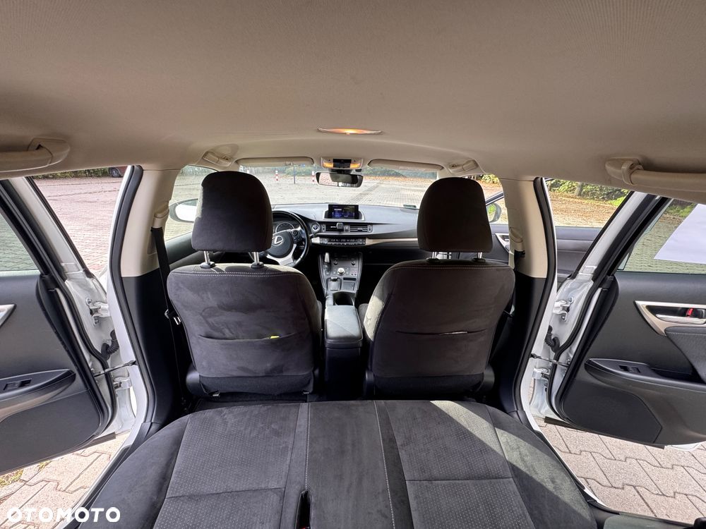 Lexus CT - 16